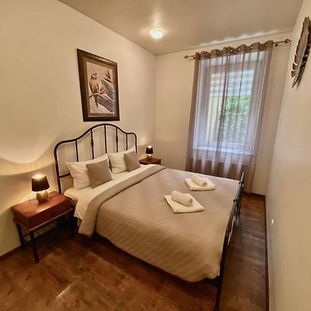Courtyard Gallery Apartment With Free Parking Kaunas Exterior foto